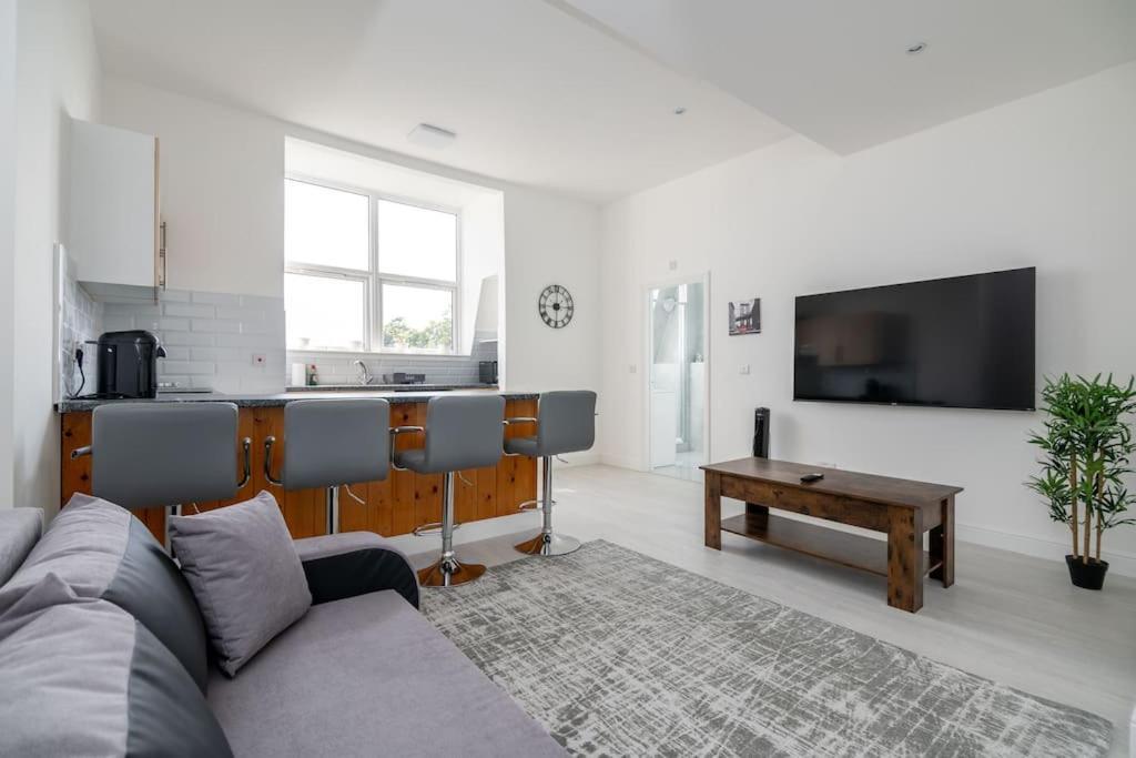 Appartamento Cozy 2-bedroom Flat In West