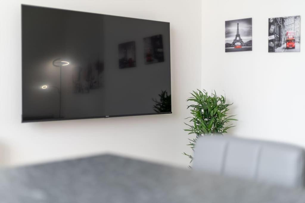 Cozy 2-bedroom Flat In West Londra