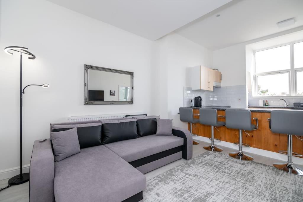 Appartamento Cozy 2-bedroom Flat In West *
